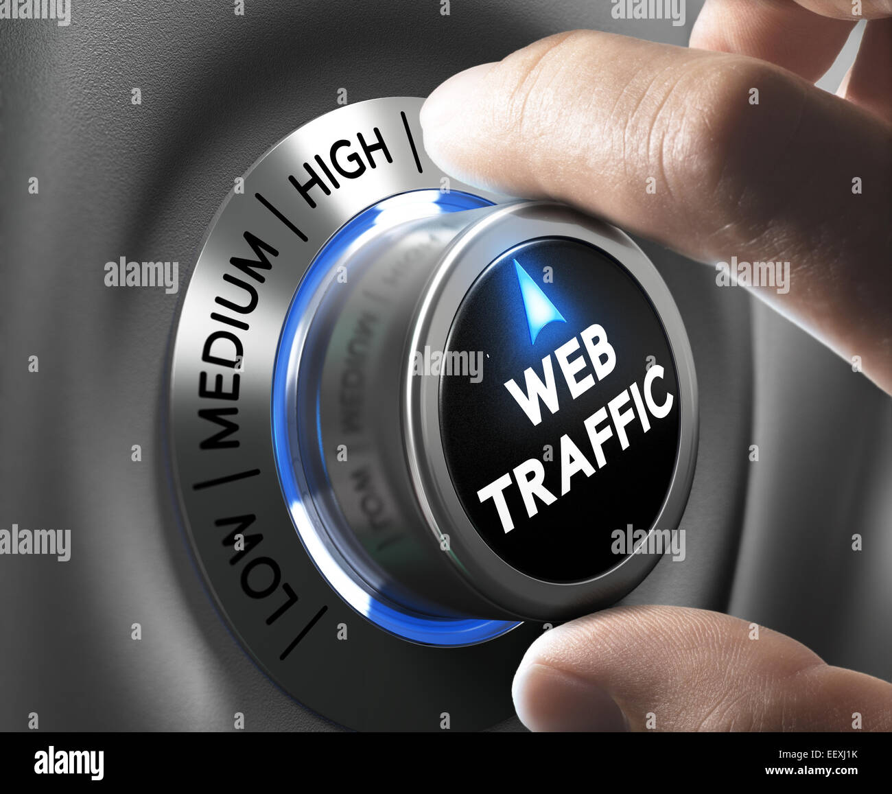 Web Traffic-Taste zeigt hohen Position mit zwei Fingern, blauen und grauen Farbtönen, konzeptionelle Bild für internet seo. Stockfoto
