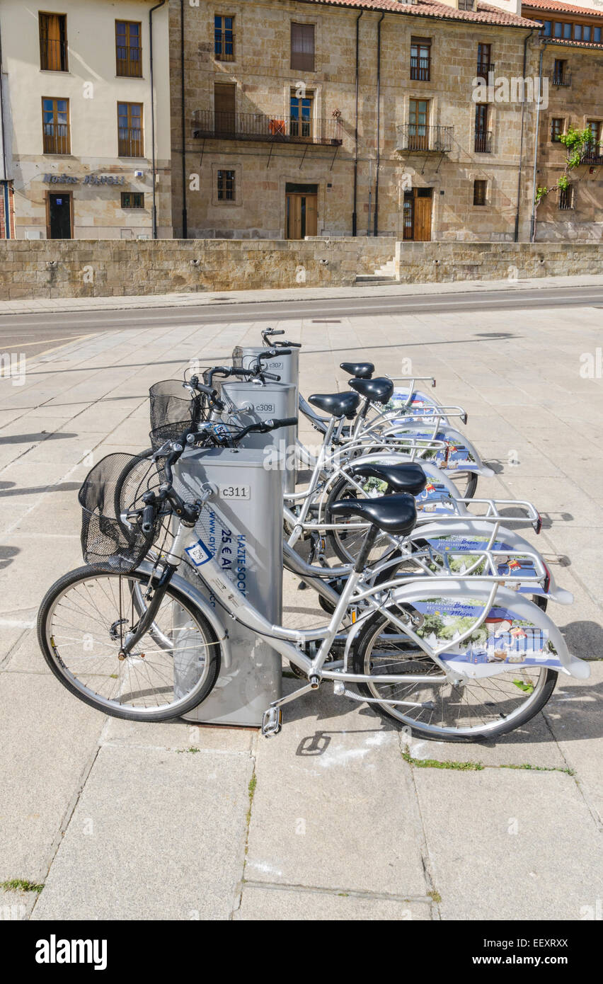 SALenBICI-Fahrrad-Verleih-System in Salamanca, Kastilien und Leon, Spanien Stockfoto
