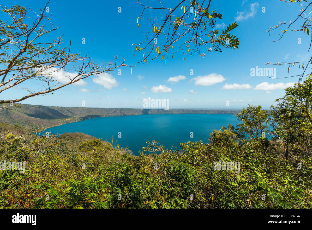 Laguna de Apoyo, eine 48 Quadratkilometer saubere blaue Lagune in einem eingestürzten Vulkankrater westlich von Granada; Apoyo, Granada, Nicaragua Stockfoto