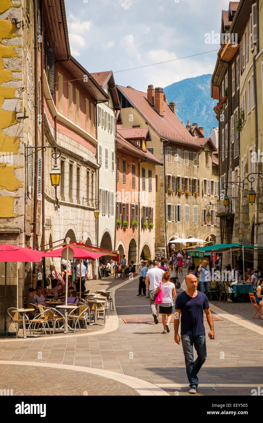 Annecy, Haute-Savoie, Frankreich - Straße in der Altstadt Stockfoto