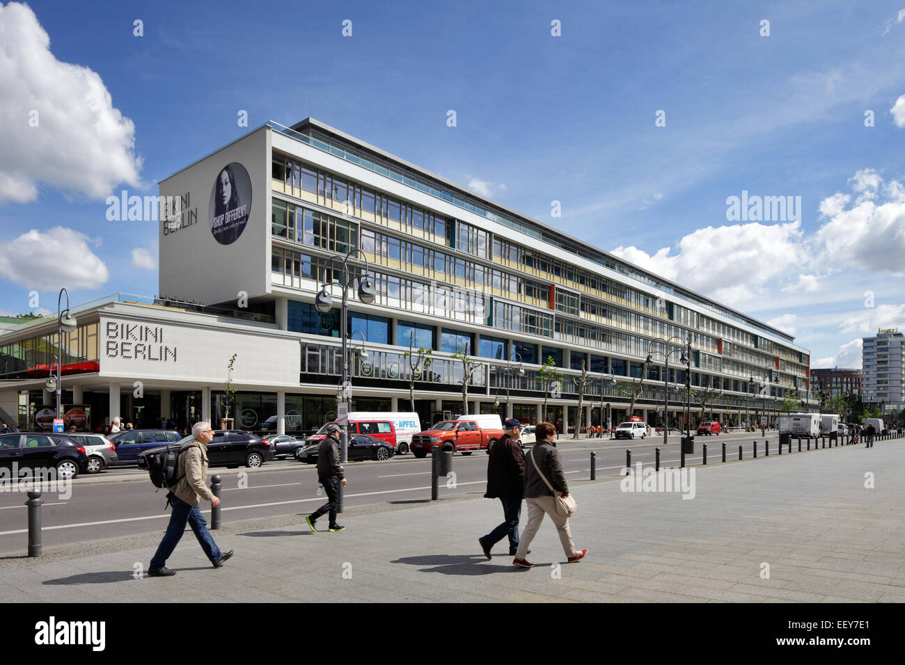 Berlin, Deutschland, das Bikini-Haus an der Budapester Straße  Stockfotografie - Alamy