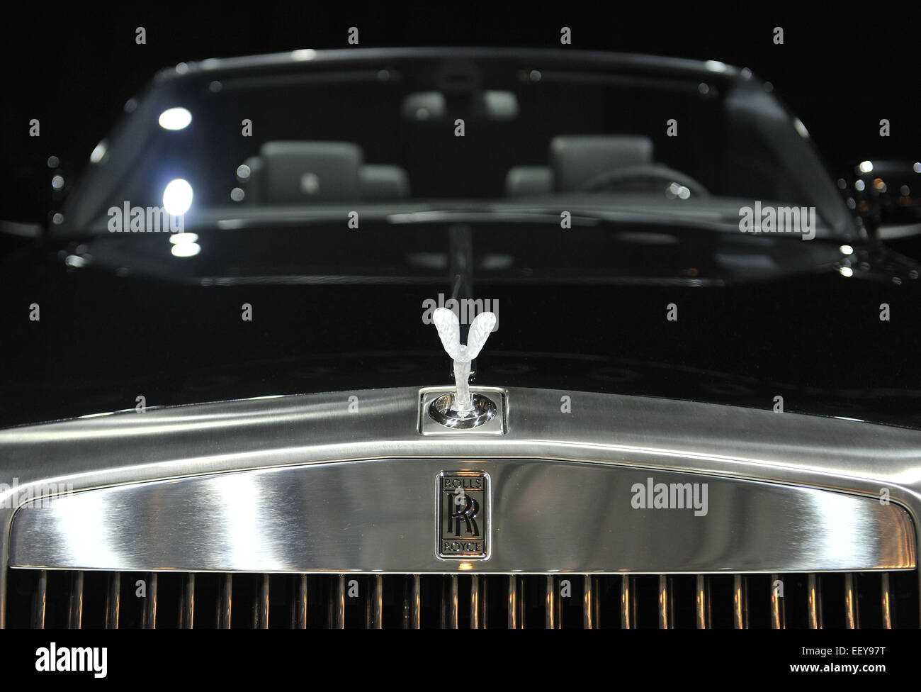 Brüssel. 23. Januar 2015. Foto aufgenommen am 23. Januar 2015 zeigt ein Rolls-Royce-Logo auf Brüssel Motor Show in Brüssel, Belgien. Bildnachweis: Ye Pingfan/Xinhua/Alamy Live-Nachrichten Stockfoto
