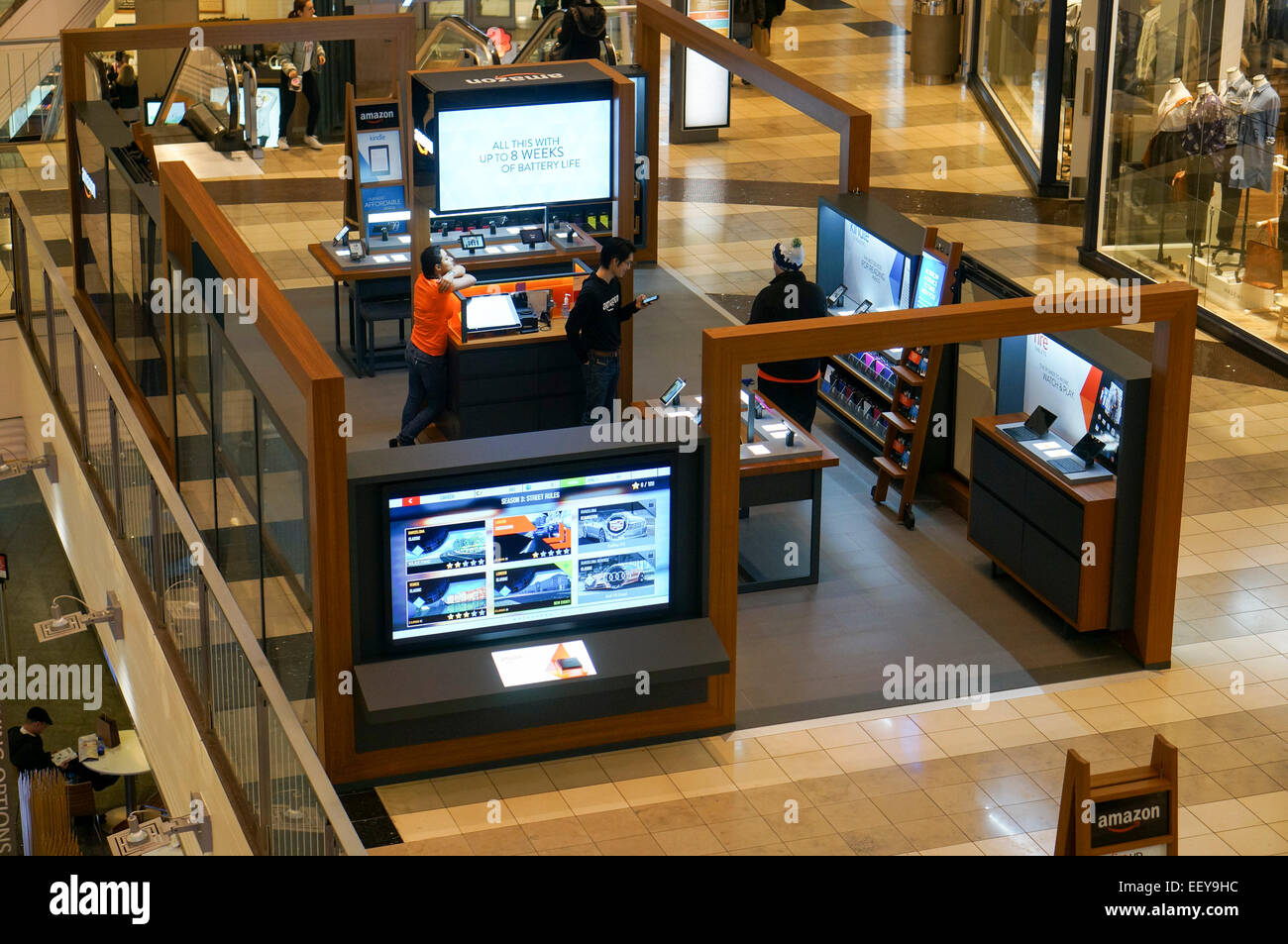 Amazon-Pop Up Store im Westfield Shopping Center in San Francisco  Stockfotografie - Alamy