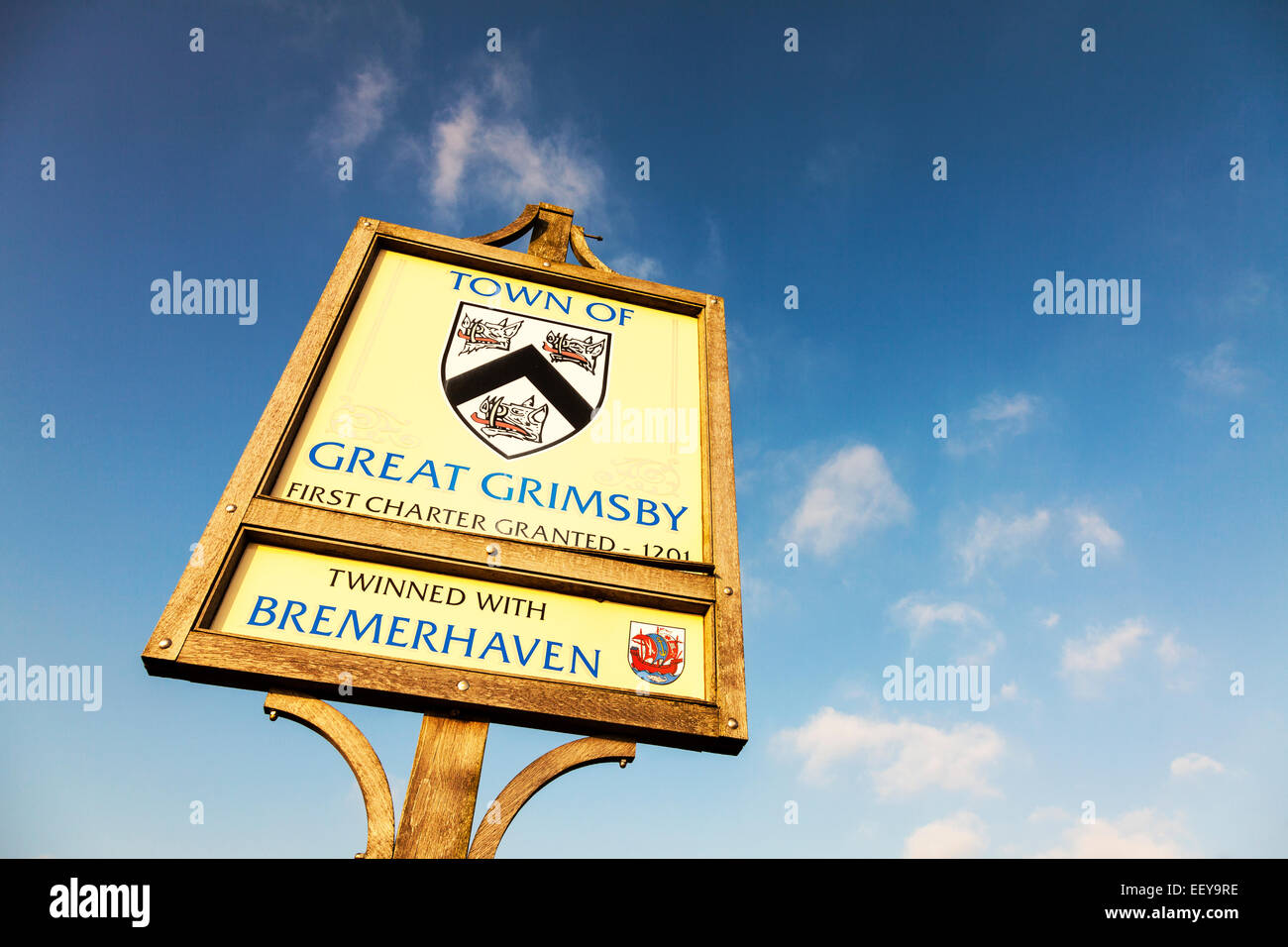 Großen Grimsby Town Willkommens-Schild am Straßenrand Einfahrt twinned mit Bremerhaven Lincolnshire Humberside UK England Stockfoto