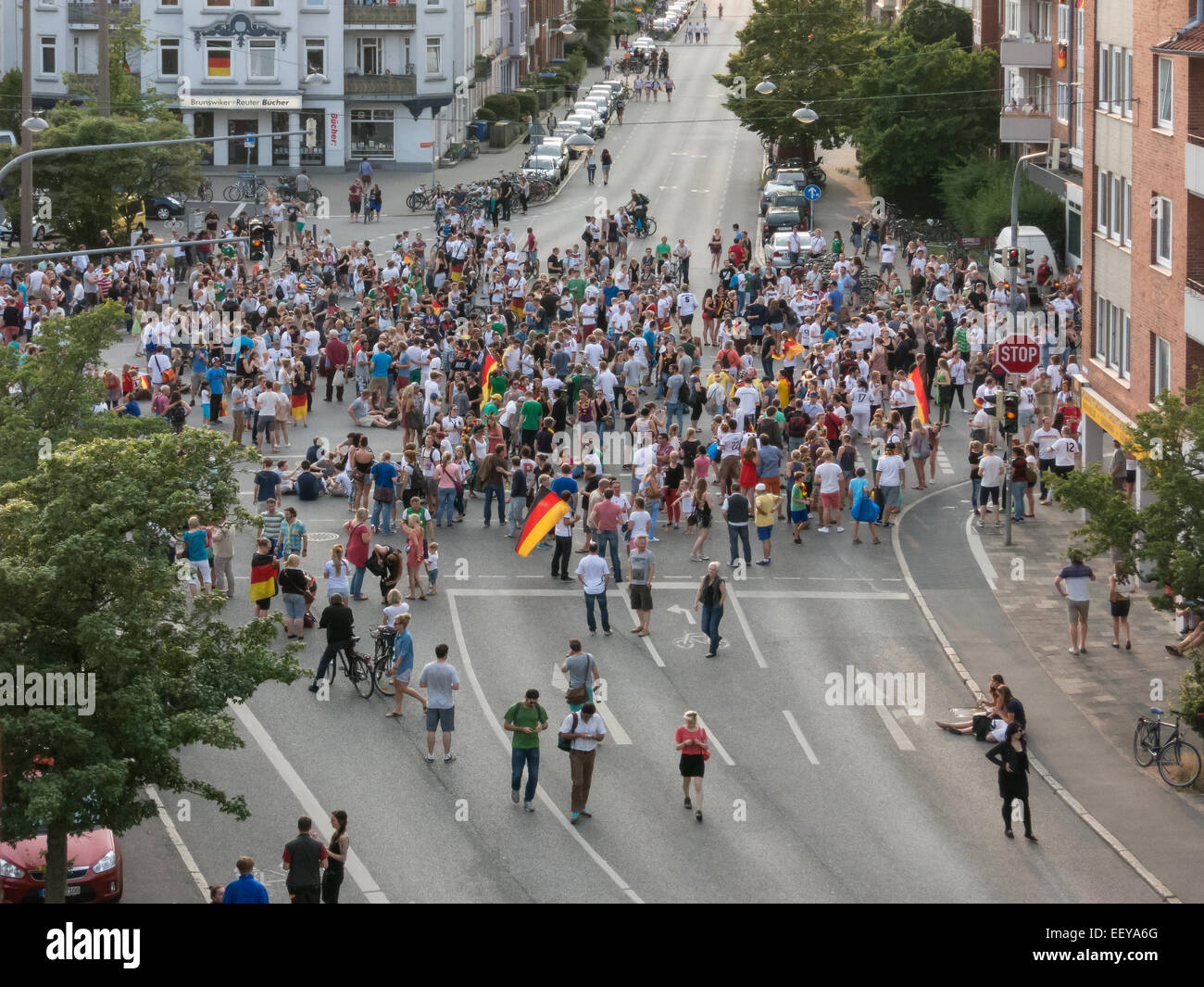 Kiel, Deutschland, Fußball-Fans feiern den Sieg der deutschen Nationalmannschaft Stockfoto