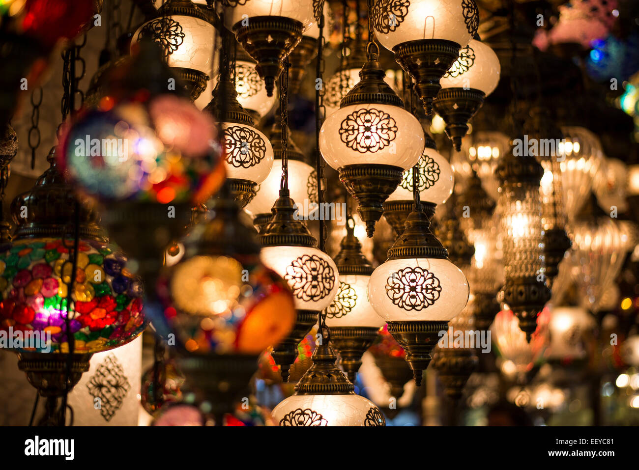 Lichter in der Große Bazar, Istanbul, Türkei Stockfoto