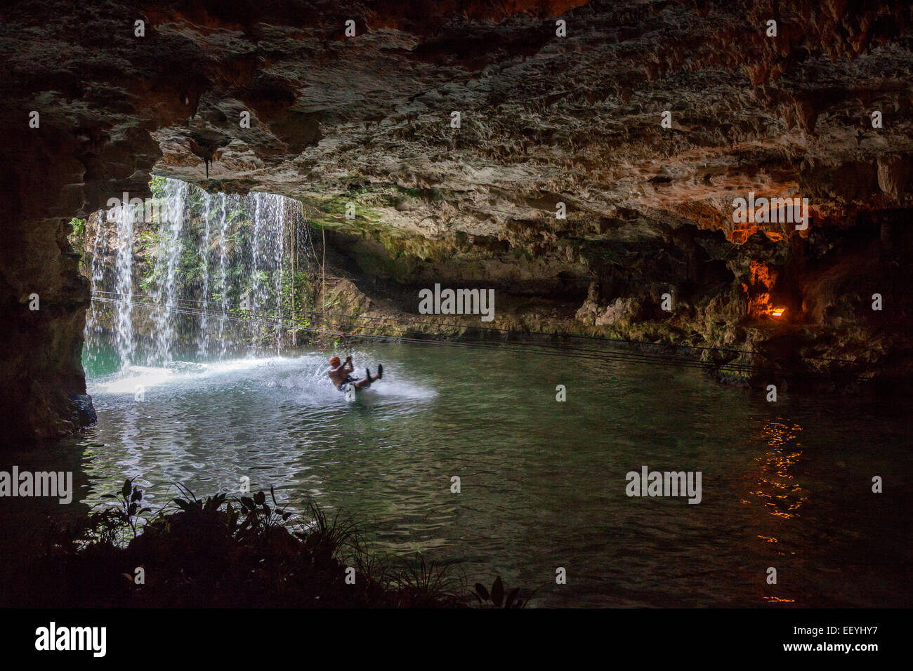 Zip-Lining, Explor, Riviera Maya, Yucatan, Mexiko. Stockfoto