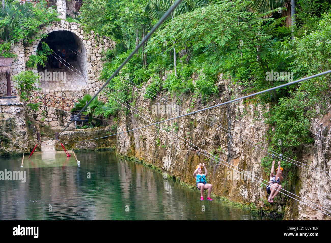 Zip-Lining, Xplor, Riviera Maya, Yucatan, Mexiko. Stockfoto