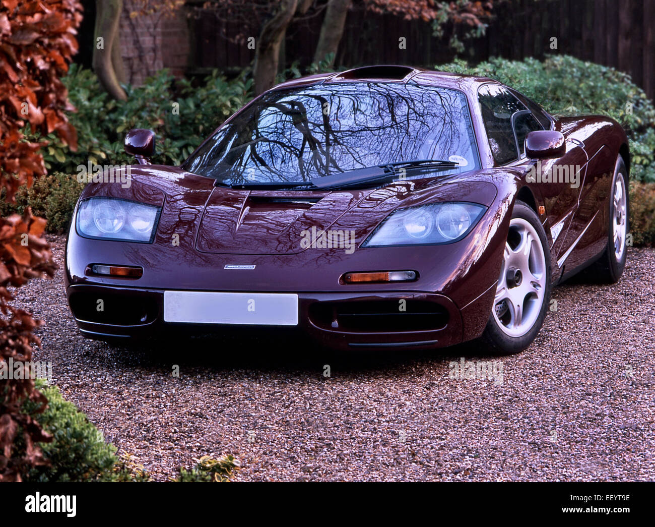 Rowan Atkinson hat sein 1998 McLaren F 1 super Auto zum Verkauf gestellt. Er hat das Auto vom neuen nur 41000 Meilen auf dem Tacho besaß. nur 107 von 627 PS 240 km/h Autos wurden gemacht. Stockfoto