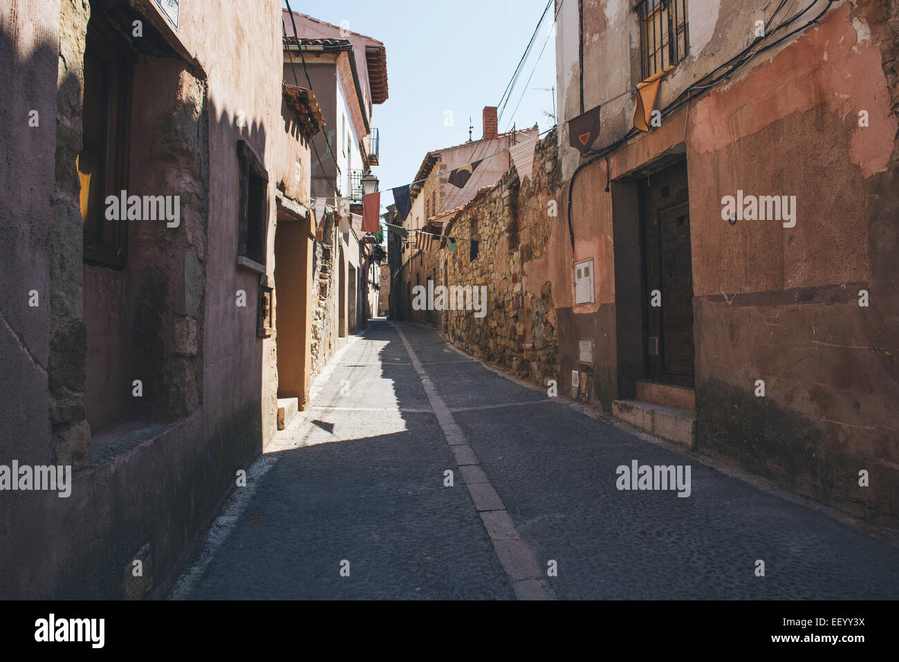 Typische Straße von Siguenza in Guadalajara, Spanien Stockfoto