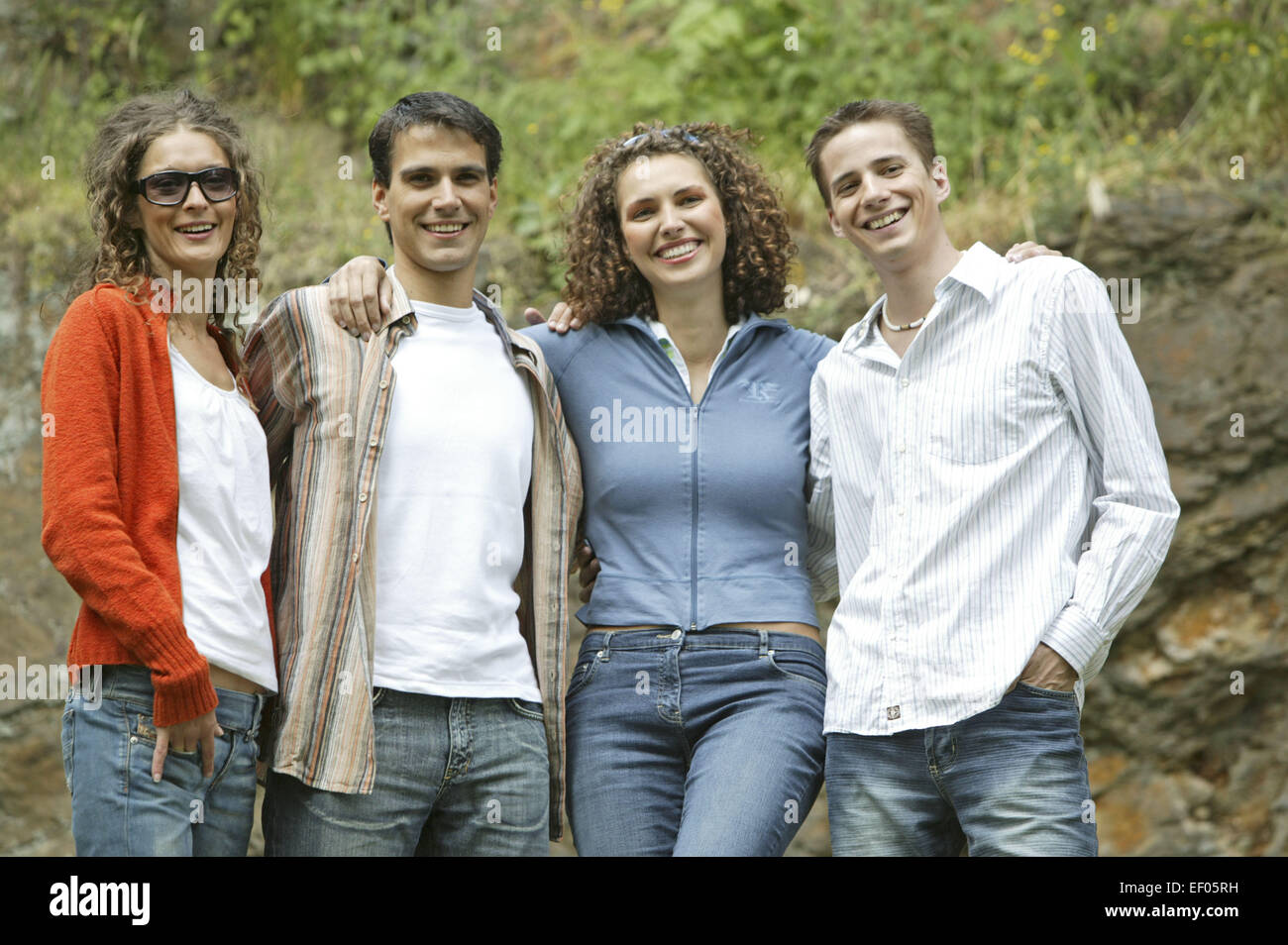Frauen Zwei Maenner Jung Gruppenbild Portrait Freizeit Urlaub Ferien Gruppe Clique Geschwister