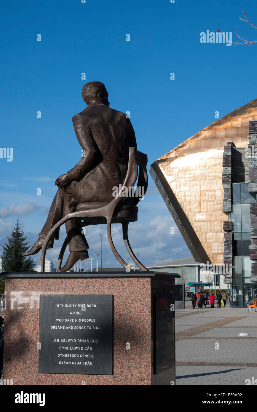 Ivor Novello Statue Millennium Centre Cardiff Bay Cardiff Wales Stockfoto