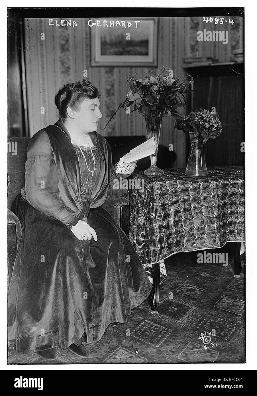 Elena Gerhardt war eine bekannte deutsche Sängerin, die für ihre Opern- und Kunstliederauftritte bekannt war. Im frühen 20. Jahrhundert erlangte sie Bekanntheit durch ihre stimmlichen Fähigkeiten. Stockfoto