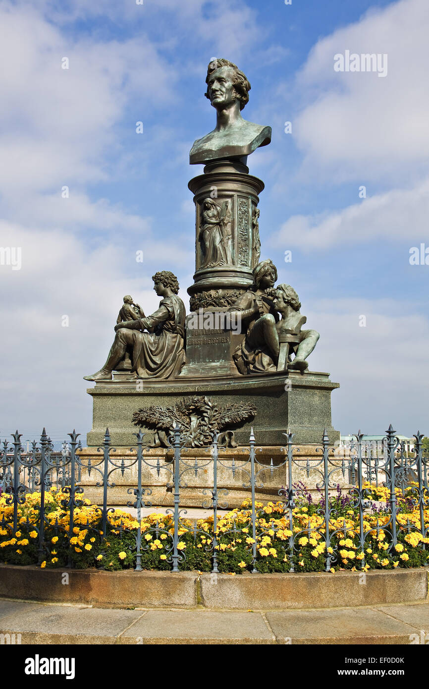 Denkmal zu Ehren von Ernst Rietschel in Dresden. Stockfoto