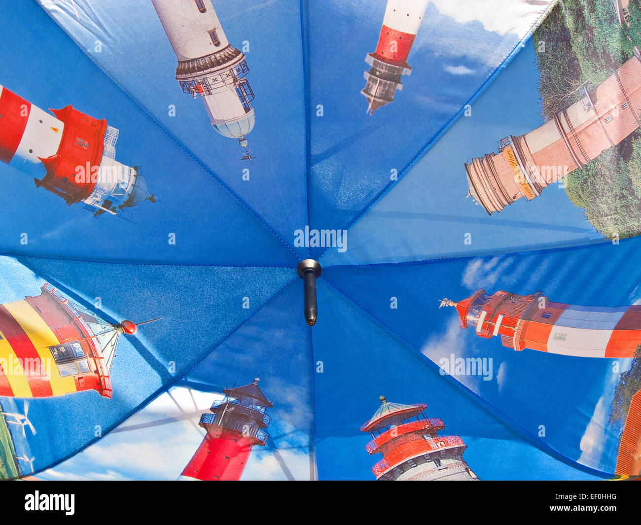 Regenschirm mit Leuchttürmen Stockfotografie - Alamy