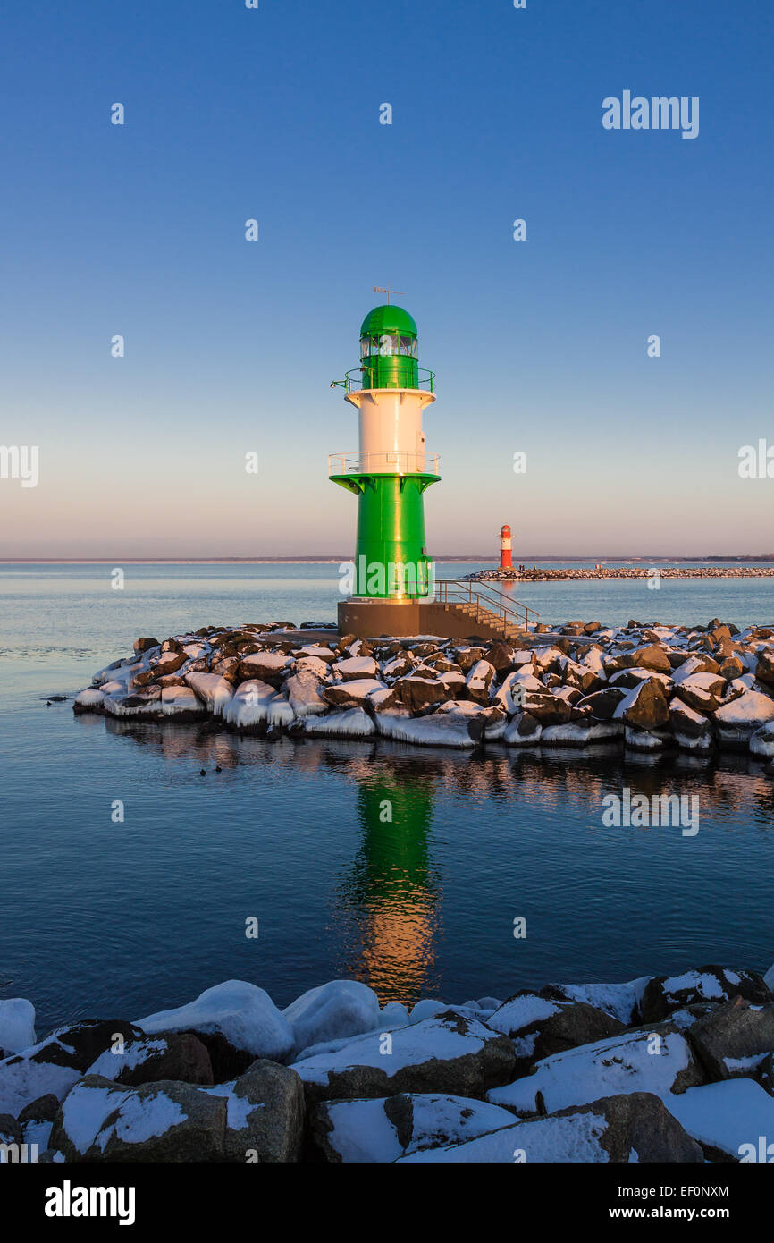 Mole in Warnemünde (Deutschland) im Winter. Stockfoto