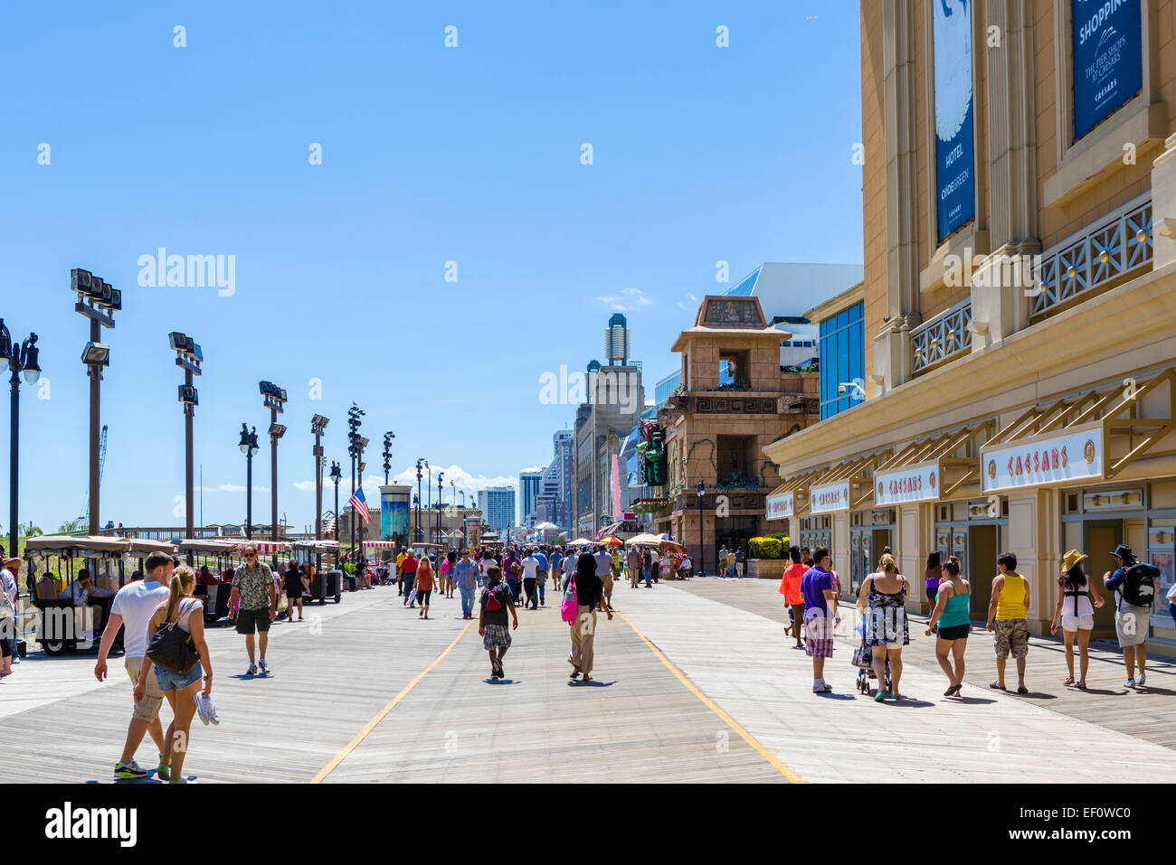 Der Boardwalk in Atlantic City außerhalb Caesars Casino, New Jersey, USA Stockfoto