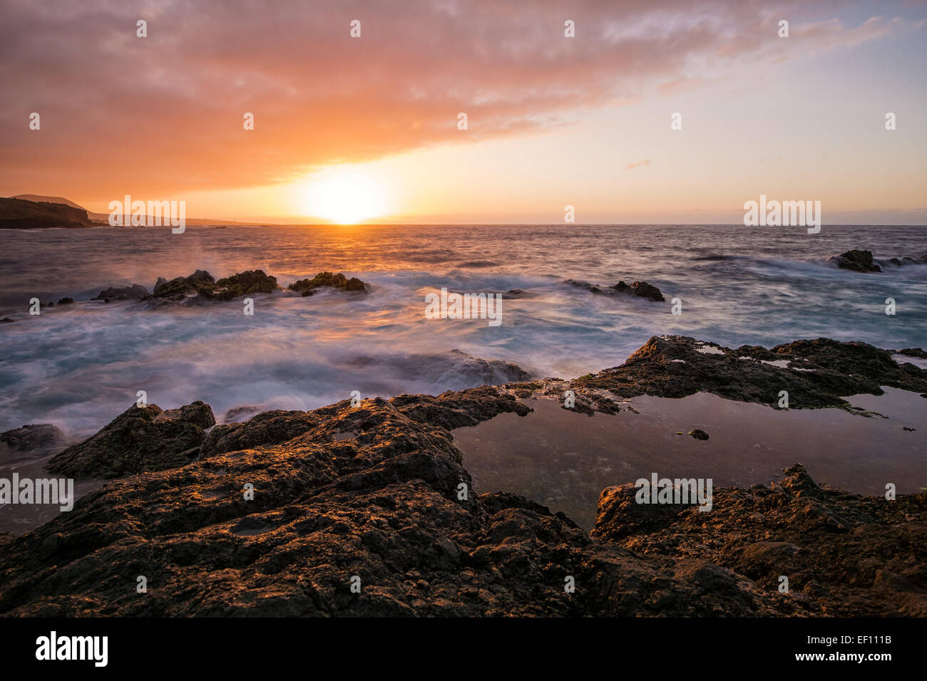 Am Ufer des Atlantischen Ozeans auf der Insel Teneriffa Stockfoto