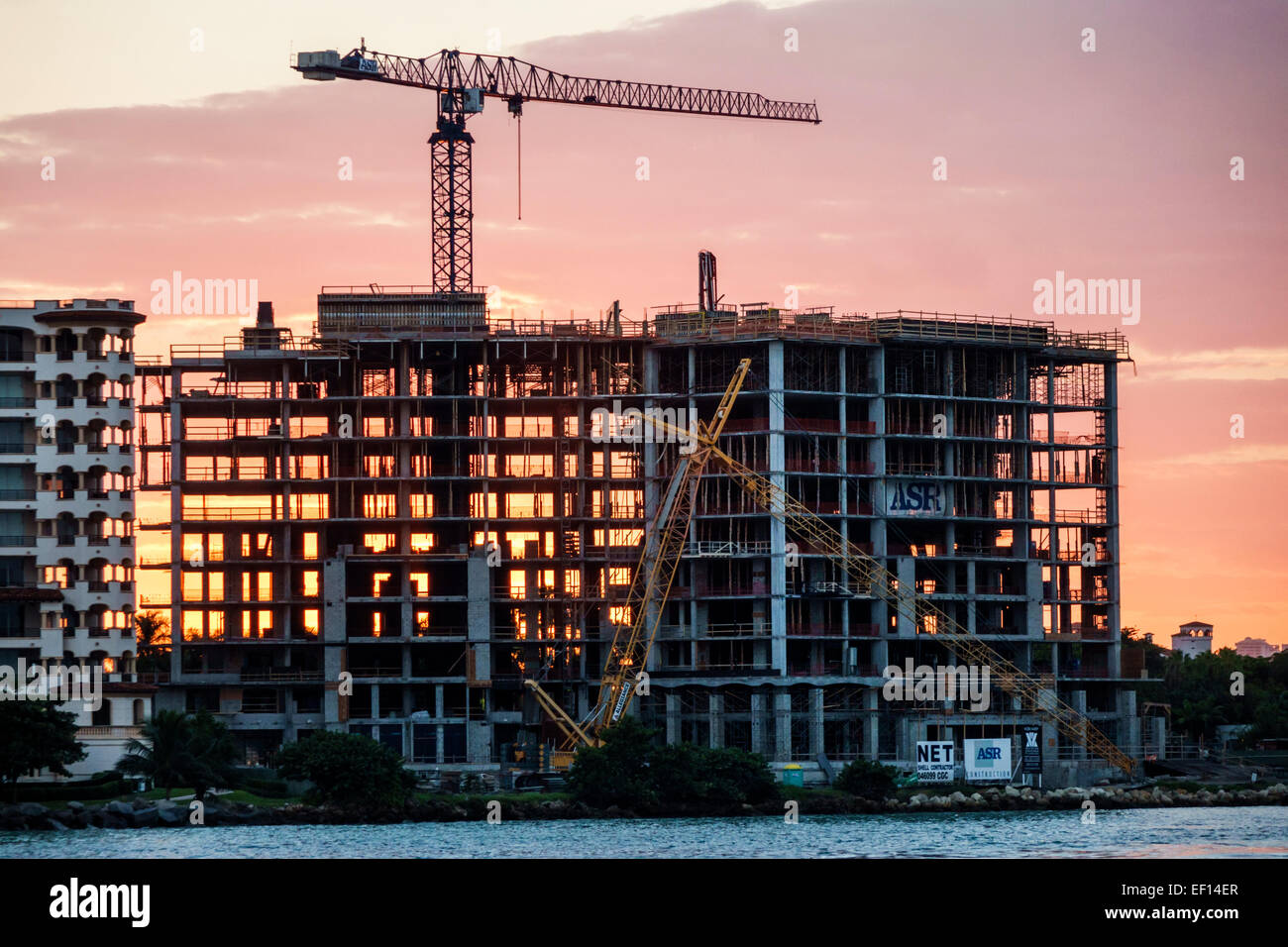 Miami Beach Florida, Fisher Island, neues Gebäude, Baustelle, Eigentumswohnung Wohnapartments Gebäude Gebäude Gehäuse, Kran, F Stockfoto