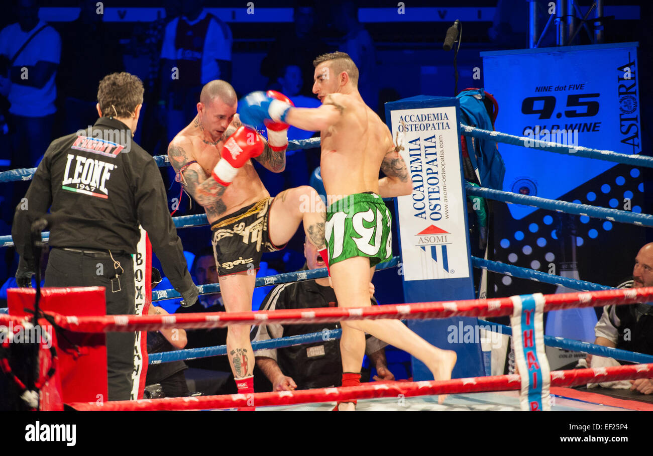 Turin, Italien. 24. Januar 2015. Thai Box Mania - volle Muay Thay - Andrea Arduini Italien VS Luca Gigliotti. Bildnachweis: Wirklich einfach Star/Alamy Live-Nachrichten Stockfoto