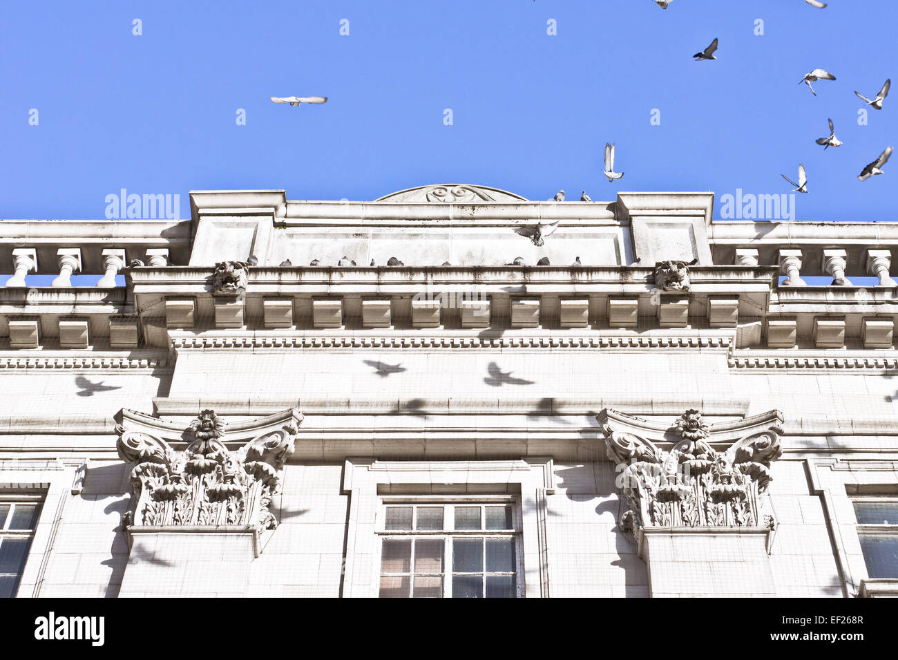 Klassische Architektur, die Teil eines Gebäudes in Manchester, UK Stockfoto