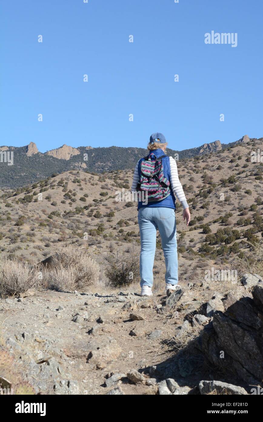 Spaß am Tag auf der Westseite der Sandia Berge für 84 Jahre alte Frau. Stockfoto