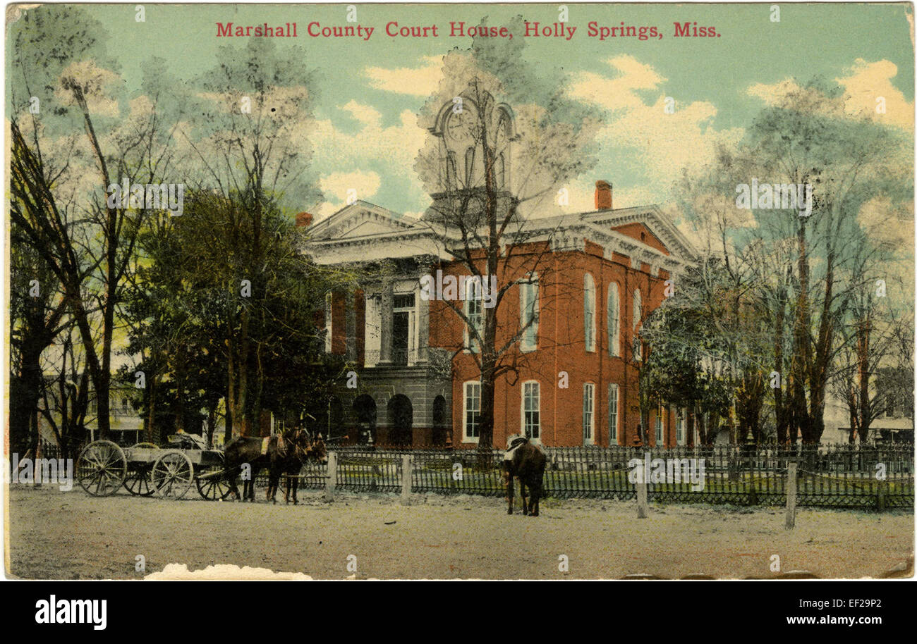 Das Marshall County Courthouse in Holly Springs, Mississippi, ist ein wichtiges Stück der architektonischen und bürgerlichen Geschichte der Region und spiegelt die Rolle der Stadt in der lokalen Regierung wider. Stockfoto