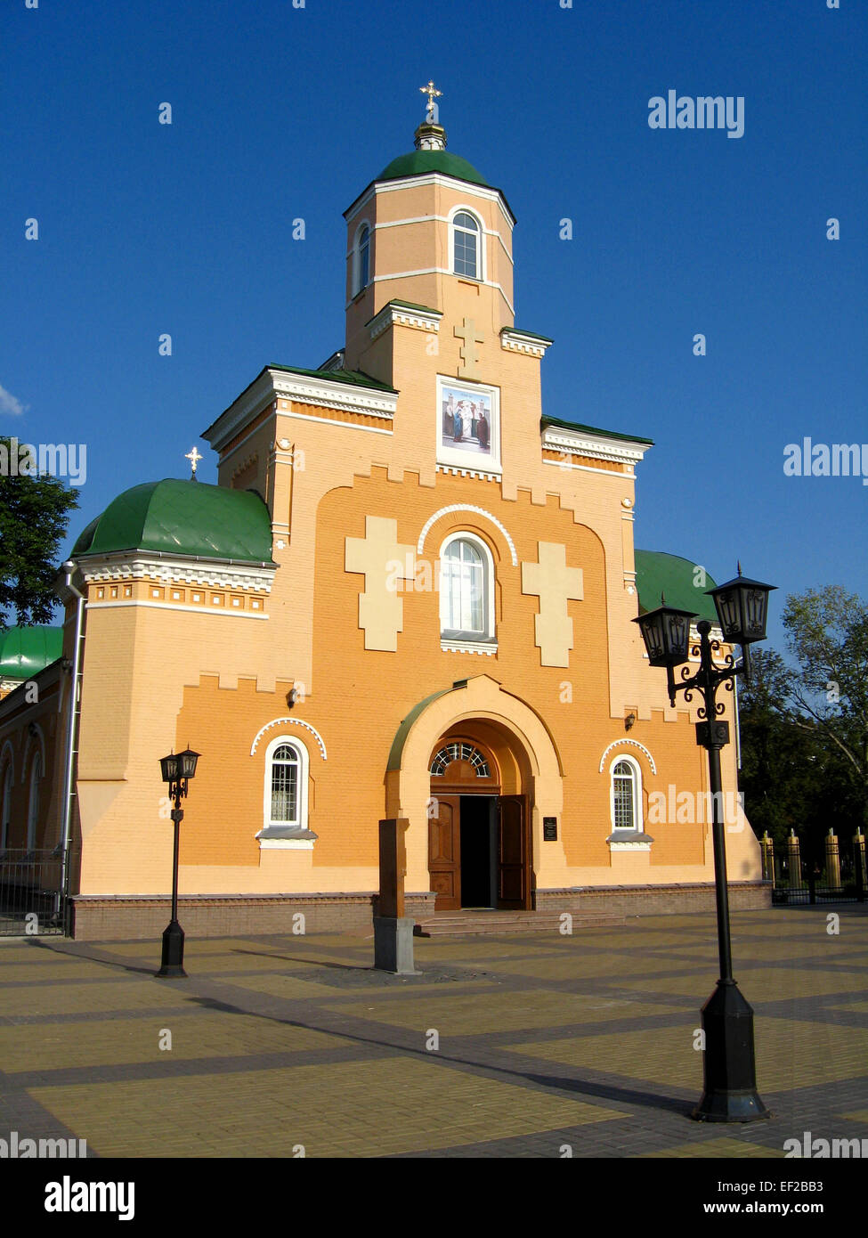 alte restaurierte wunderschöne Sretenska Kirche in Priluky Stockfoto