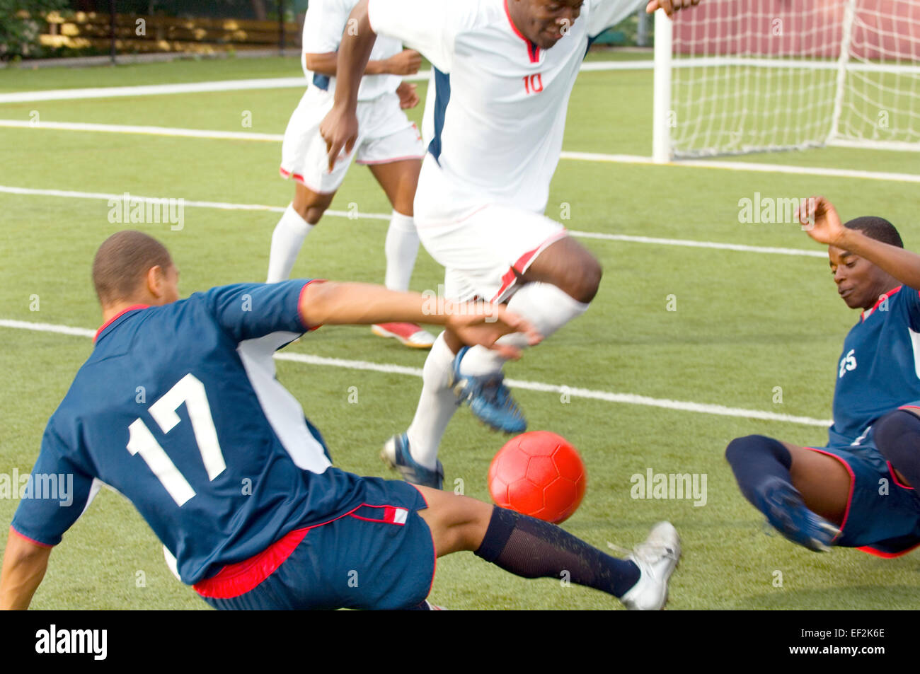 Fußball-Spieler ein Spiel des Fußballs Stockfoto