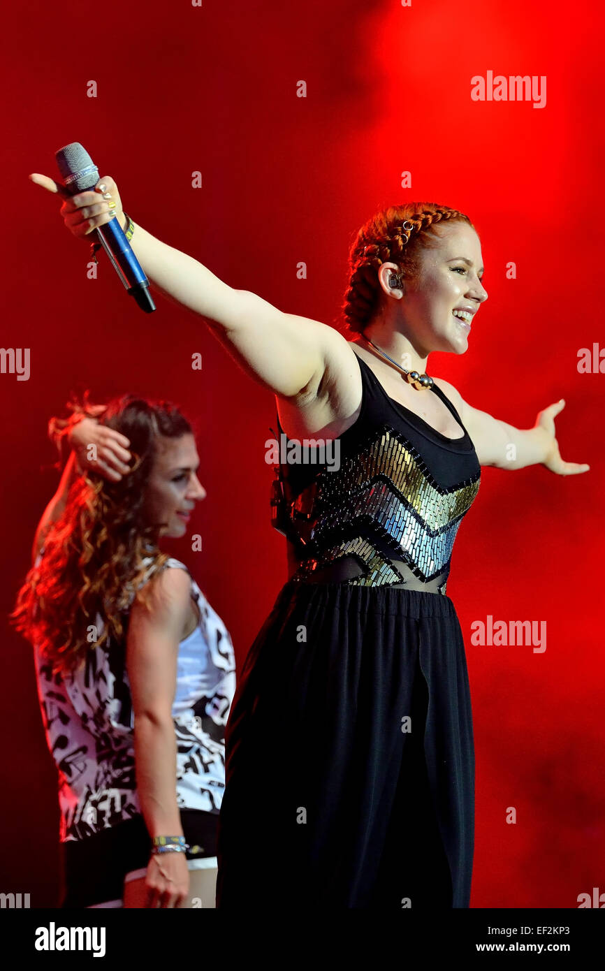 BENICASSIM, Spanien - 19 Juli Katy B (britischer Sänger und Songwriter) Konzert in FIB Festival. Stockfoto