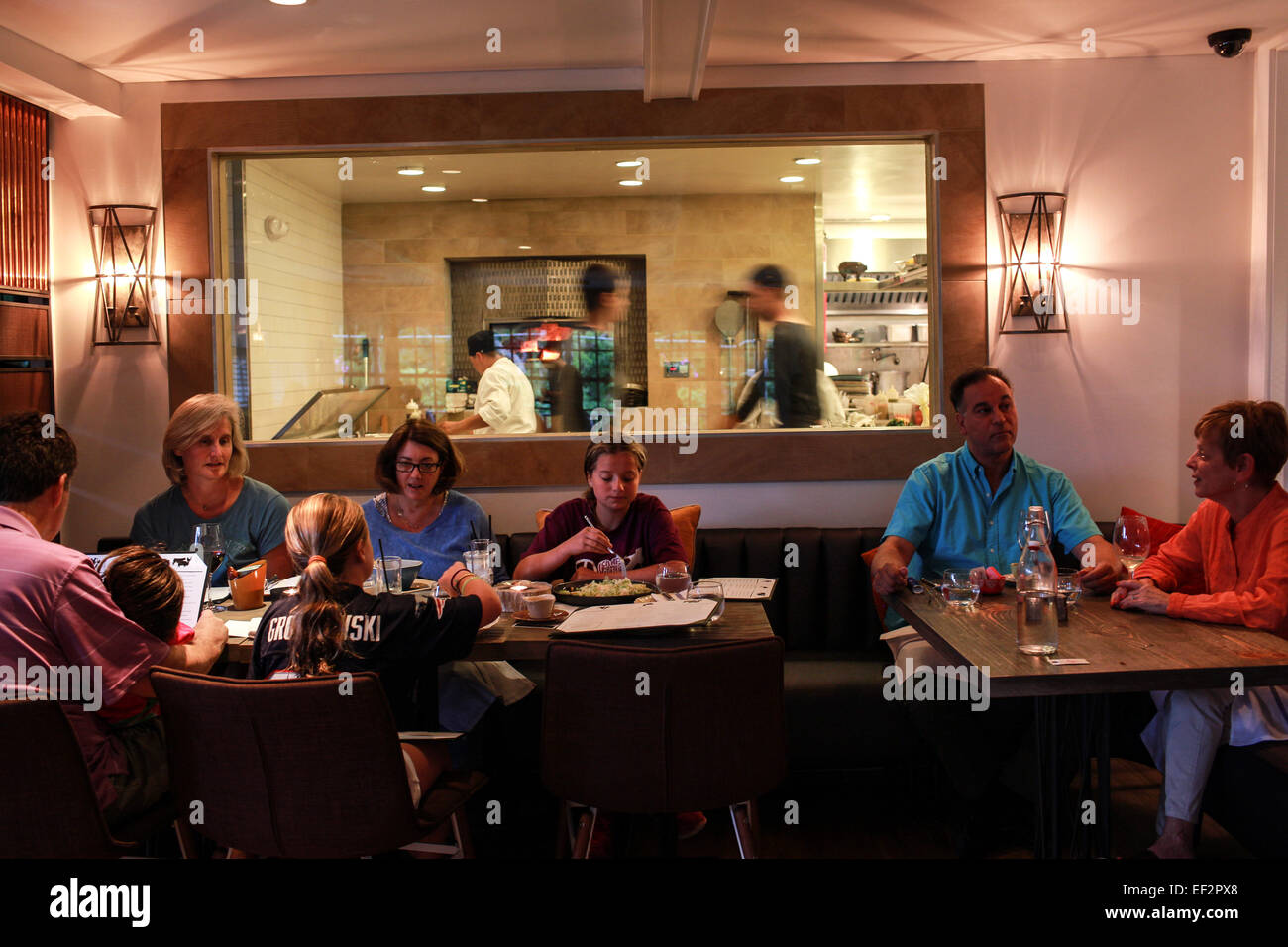 Kunden Essen ein zwanzig ein Restaurant in North Salem, New York. Stockfoto