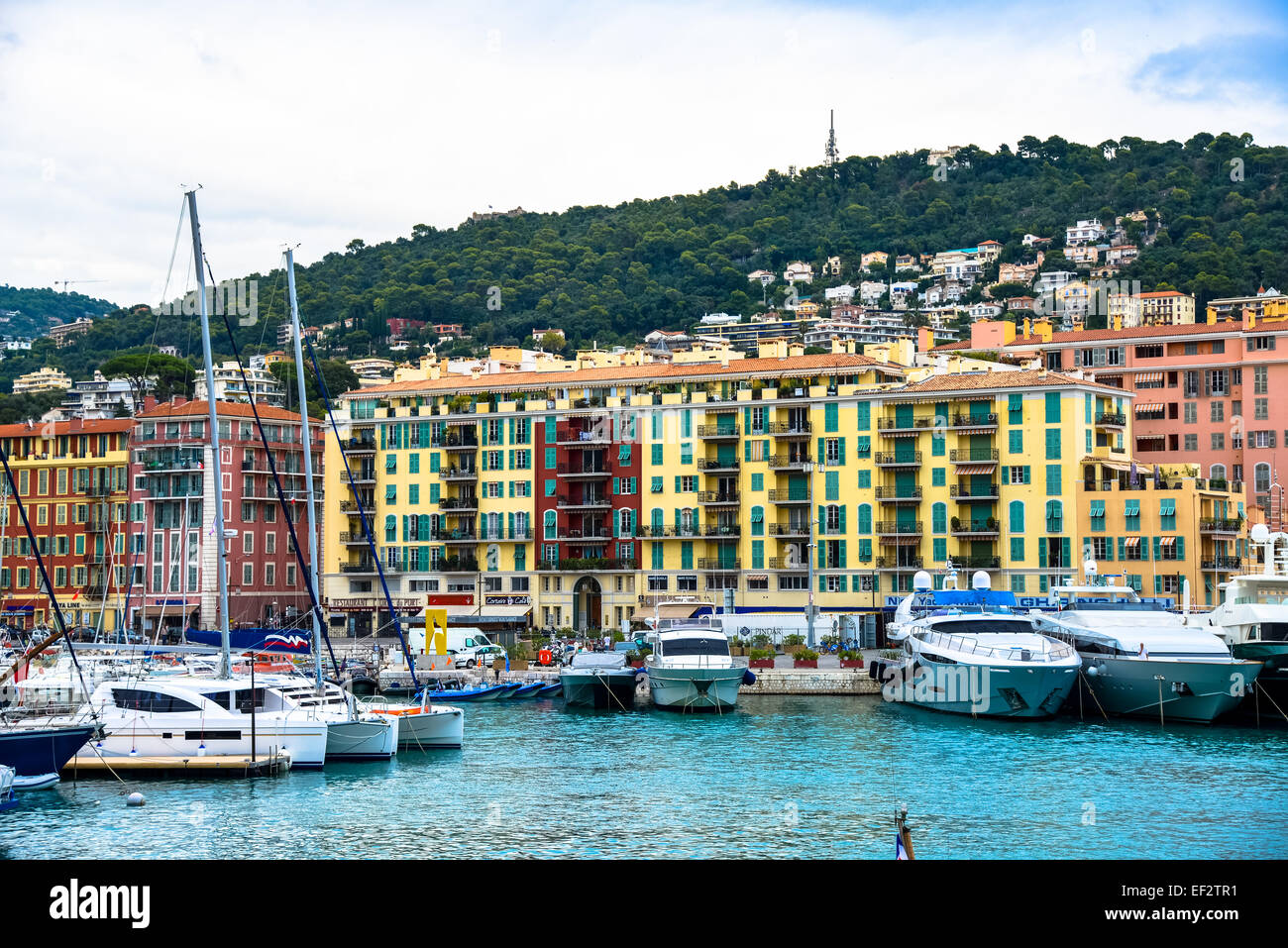Blick auf den Hafen von Nizza an Frankreich Cote d ' Azur Riviera Frankreich Stockfoto