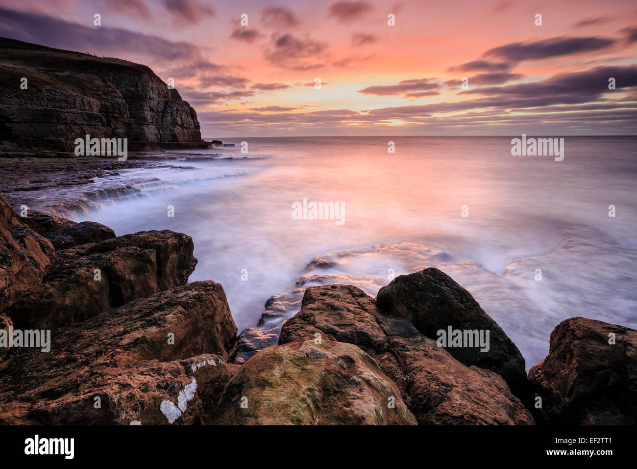 Sonnenaufgang am Seacombe, Dorset, Großbritannien Stockfoto