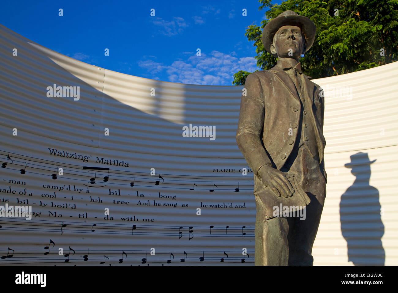 Banjo Paterson Statue außerhalb Wintons Waltzing Matilda Centre Stockfoto