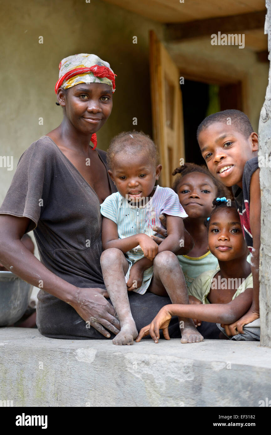 Mutter und Kinder, Bas-de-la-Croix, Bainet, Sud-Est-Abteilung, Haiti Stockfoto