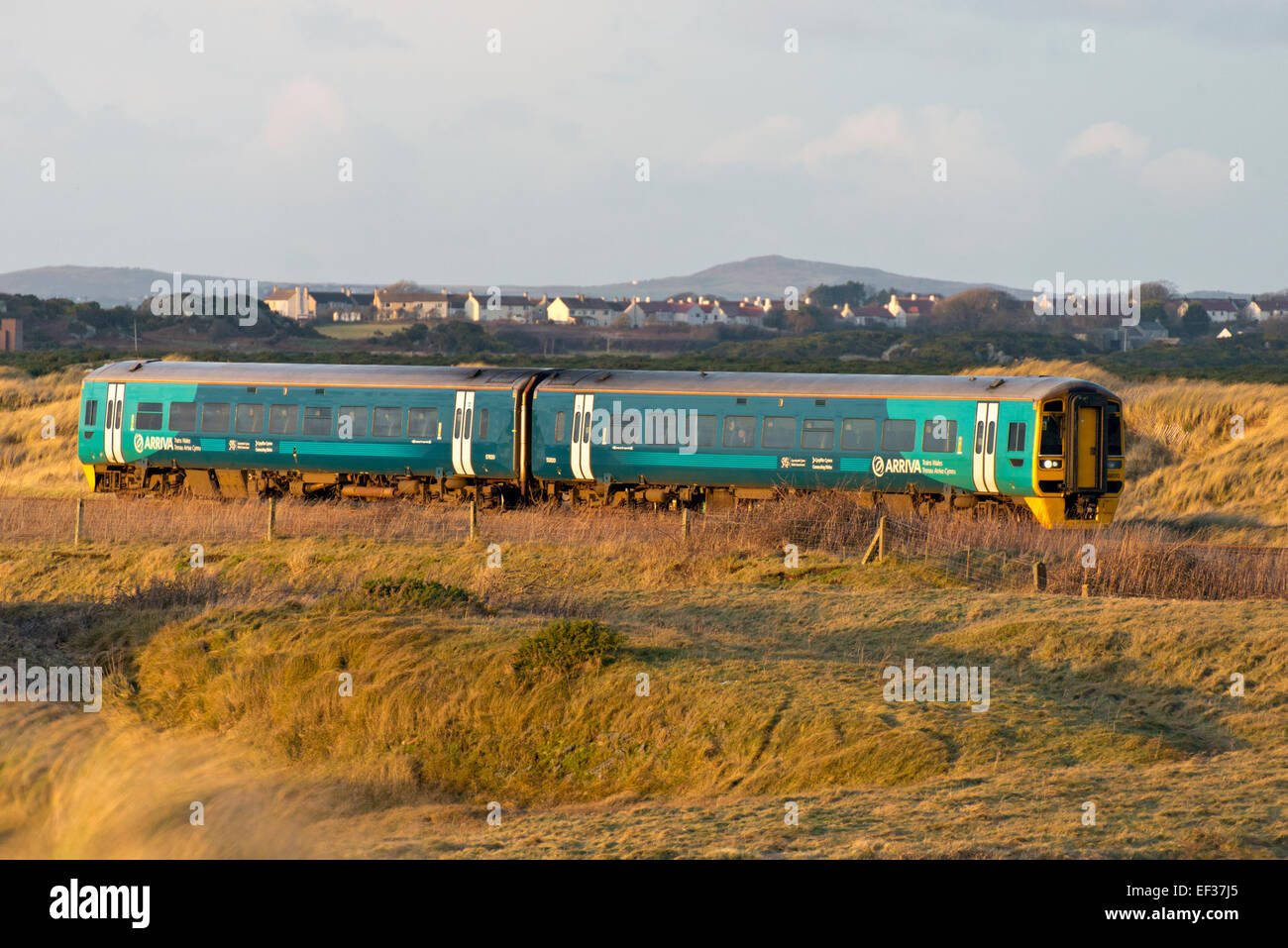 Arriva-Zug auf der Durchreise Rhosneigr Anglesey North Wales Uk Stockfoto