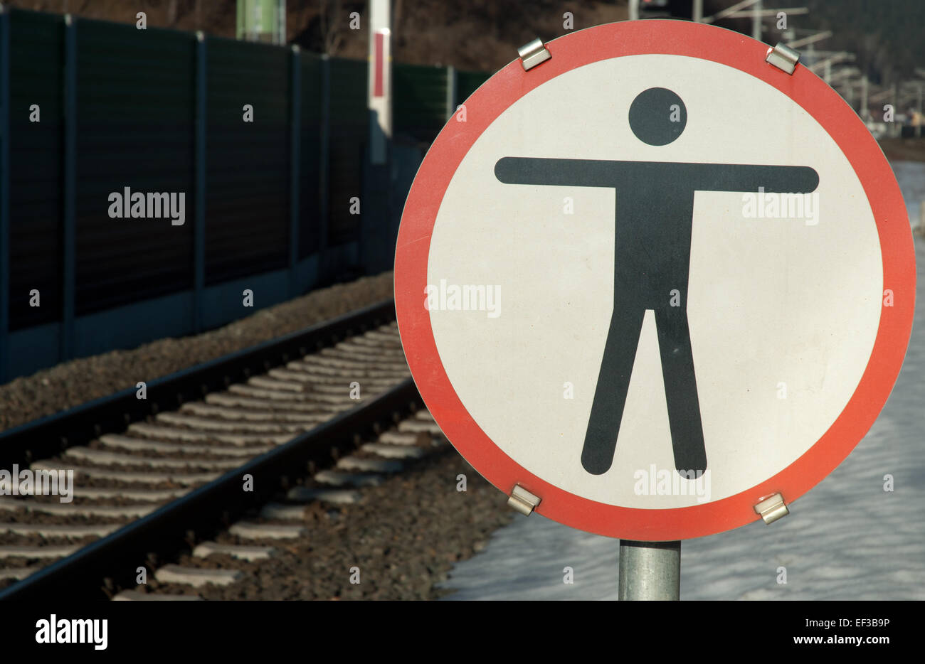 Kein Hausfriedensbruch Zeichen am Bahnhof Stockfoto
