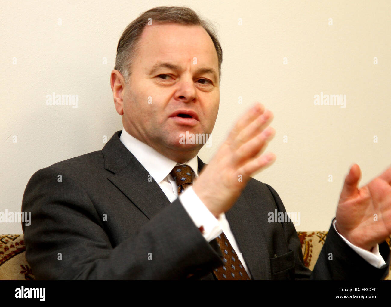 Storting Kopf Olemic Thommessen Bild (), wer der Tschechischen Republik, lehnte einen Kommentar über den Fall von zwei Söhnen entnommen Tschechische Eltern im Jahr 2011 durch den Sozialdienst der norwegischen Kind besucht. Thommessen, sagte, dass dieses Problem mit dem Außenministerium in Steti, Tschechische Republik, 26. Januar 2015 gelöst werden sollte, wo er eine Pressekonferenz mit Schwerpunkt auf soziale Ausgrenzung und staatliche Agentur für soziale Eingliederung besucht. (CTK Foto/Ondrej Hajek) Stockfoto