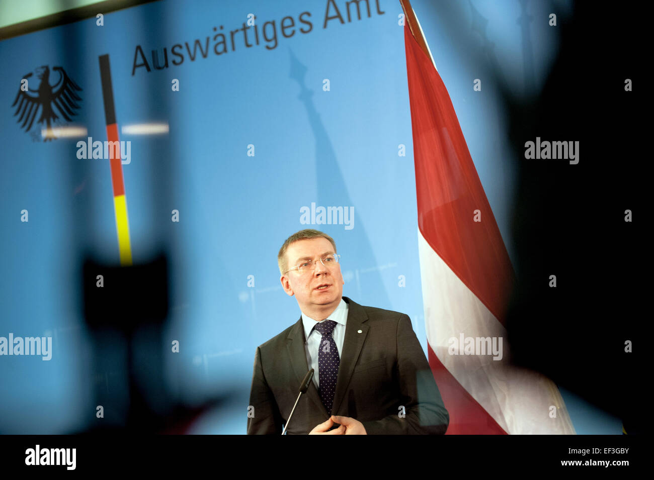 Lettische Außenministerin Edgars Rinkevics spricht auf einer Pressekonferenz im Auswärtigen Amt in Berlin, Deutschland, 26. Januar 2015. Foto: FELIX ZAHN/dpa Stockfoto