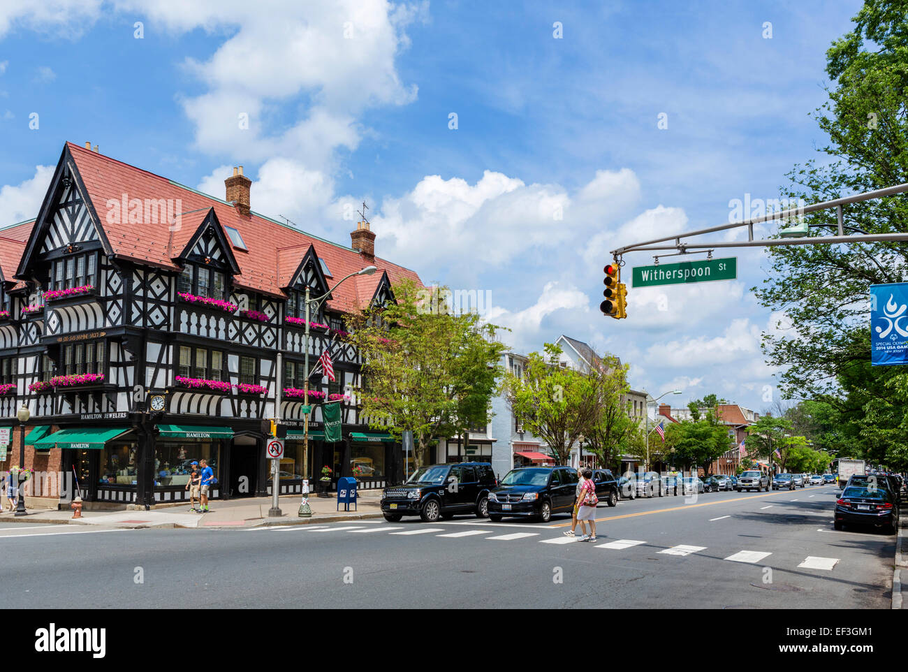 Nassau Street an der Kreuzung und Witherspoon Street in der Innenstadt von Princeton, New Jersey, USA Stockfoto