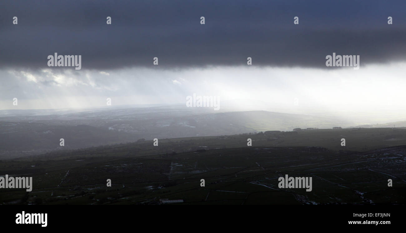 Luftaufnahme des stürmischen Wetters über die Pennines im nördlichen England, UK Stockfoto