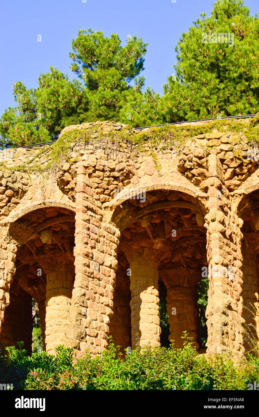 Stein-Spalten. Park Güell. Entworfen vom Architekten Antoni Gaudi. Barcelona, Katalonien, Spanien. Stockfoto