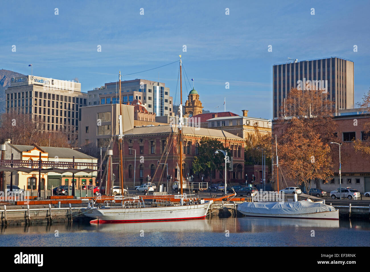 Segelschiff und Yacht im Hafen von Hobart, Tasmanien, Australien angedockt Stockfoto