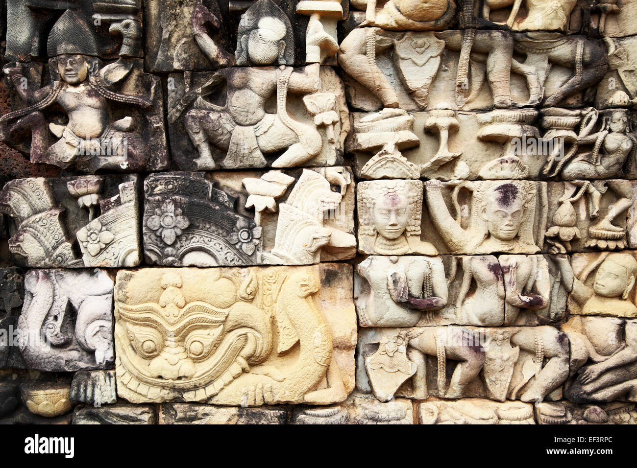 Alten Khmer Steinschnitt in Angkor Thom, Kambodscha Stockfoto