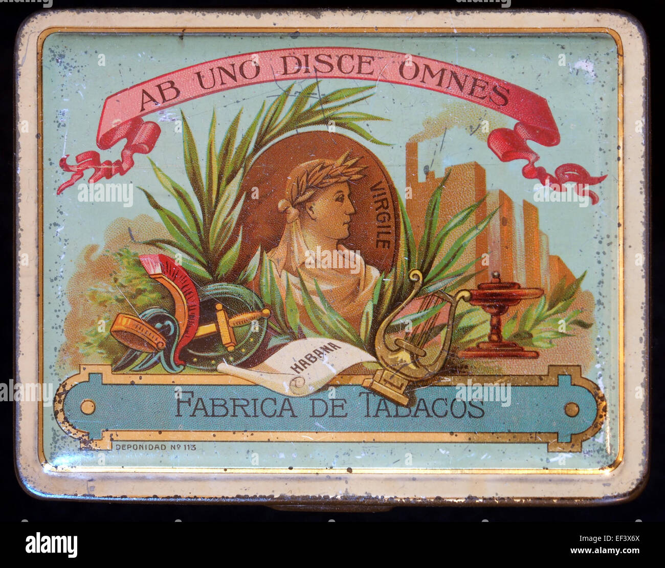 Ab uno disce omnes sigarenblikje Fotos und Bildmaterial in hoher