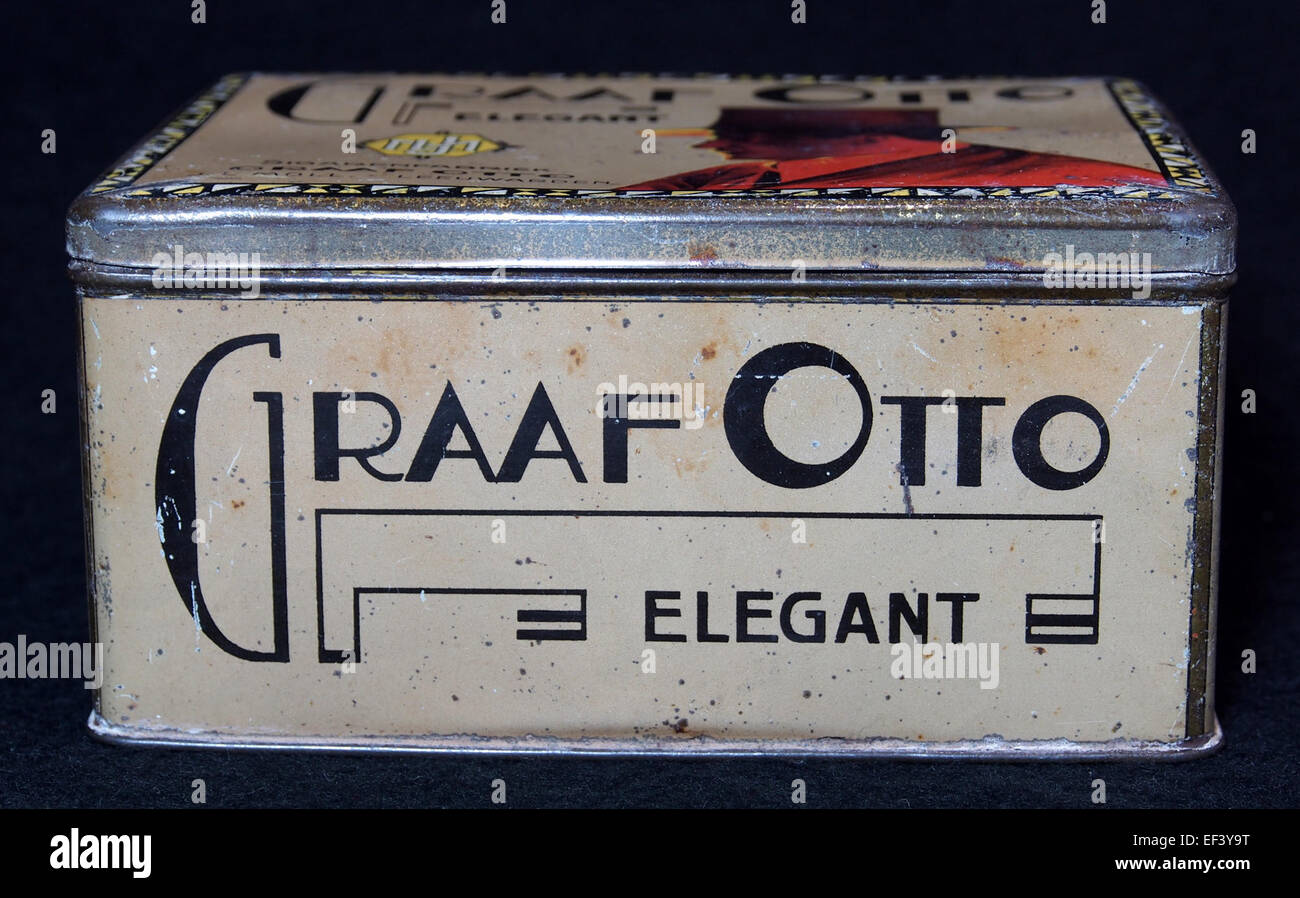 Eine Graaf Otto elegante Zigarrendose mit Vintage-Design und Branding, die die Essenz von Tabakverpackungen widerspiegelt. Stockfoto
