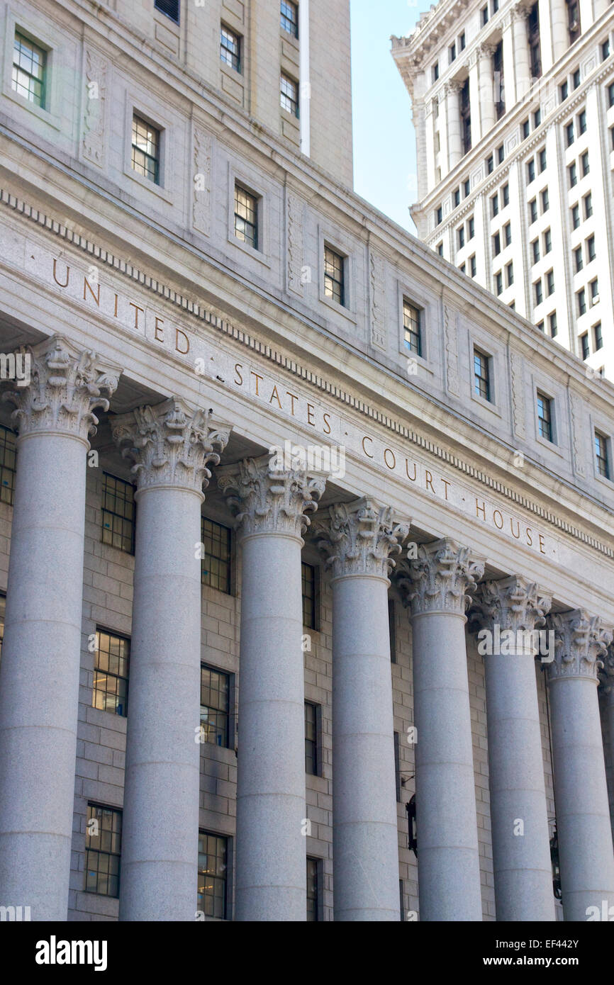 Fassade des United States Court House des Southern District of New York im unteren Menschen Stockfoto