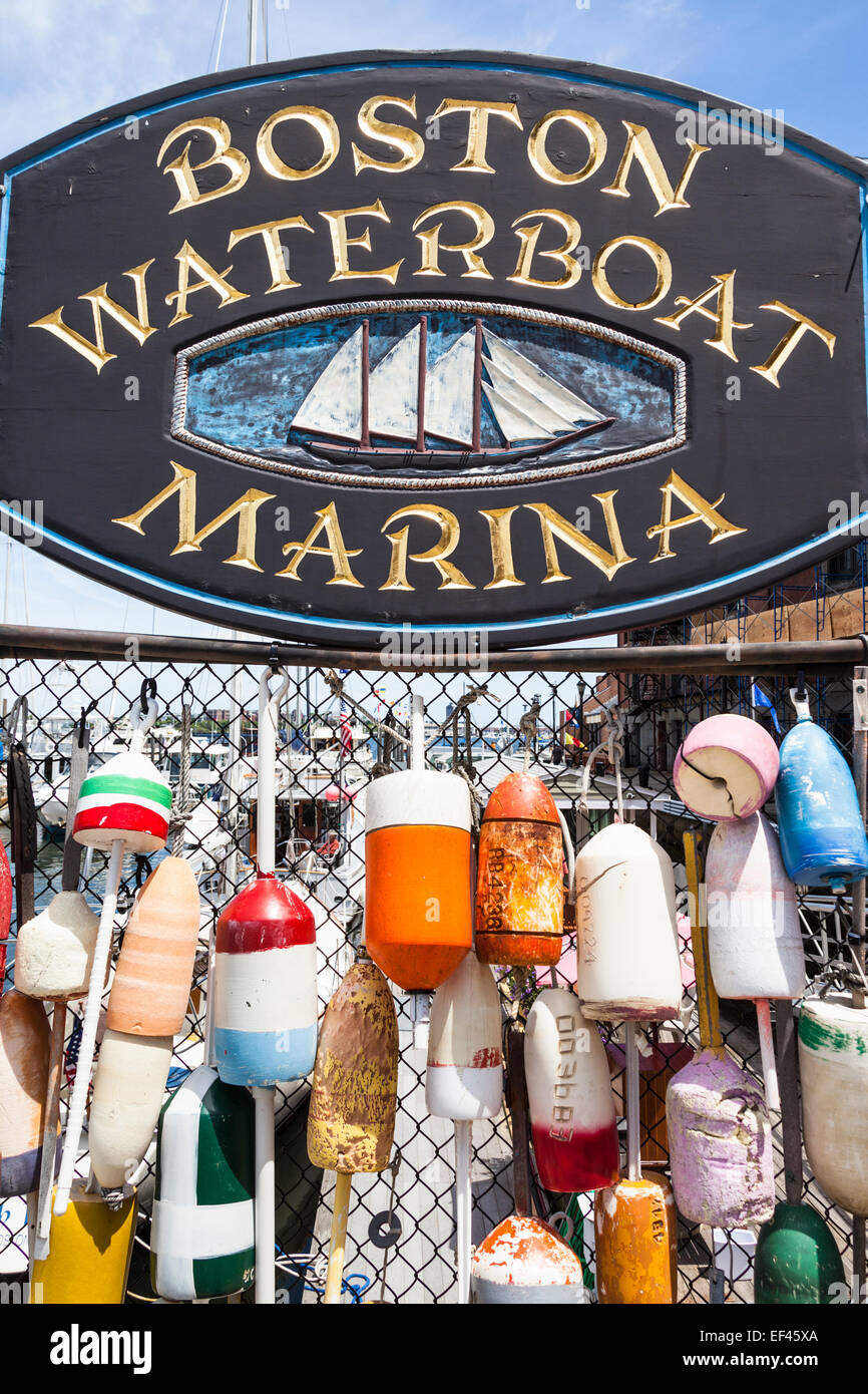 Boston Waterboat Marina Zeichen und Hummer Topf schwimmt, Boston, Massachusetts, USA Stockfoto