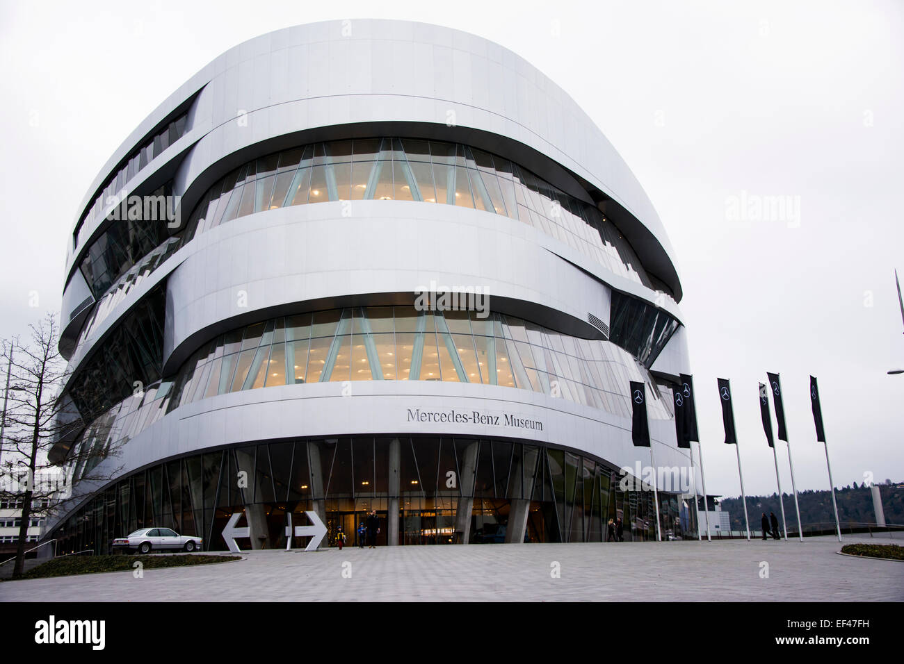 Mercedes-Benz Museum, Stuttgart, Deutschland-Dezember 7. 2014: Museumsgebäude von außen Stockfoto