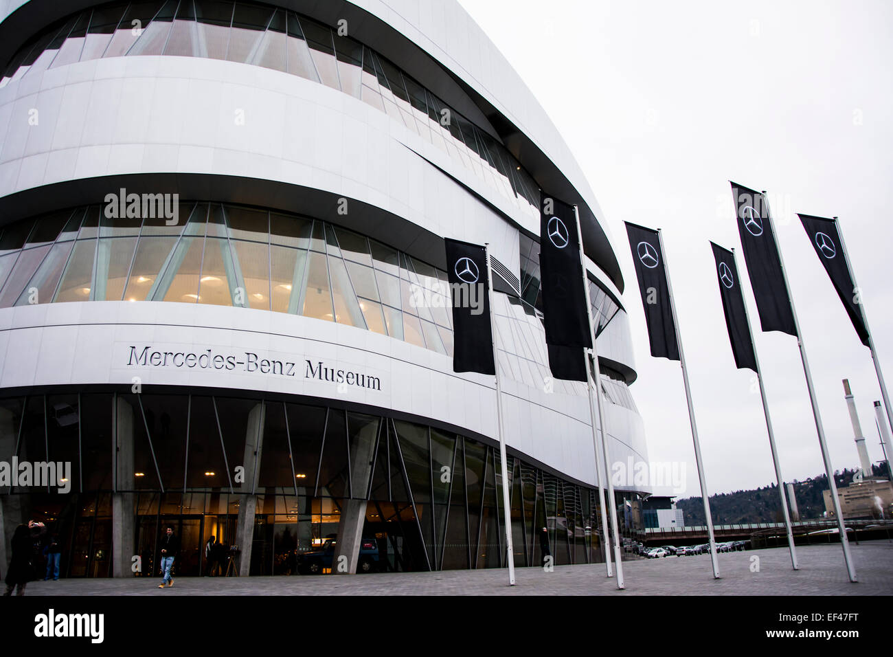 Mercedes-Benz Museum, Stuttgart, Deutschland-Dezember 7. 2014: Museumsgebäude von außen Stockfoto